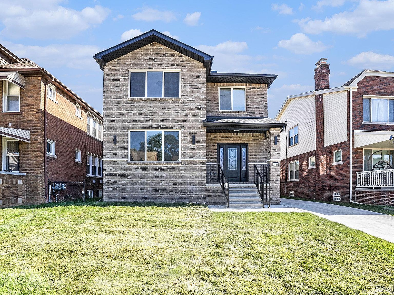 まへ 7634 Pinehurst St, Dearborn, MI 48126 | MLS #20261014955 | Zillow