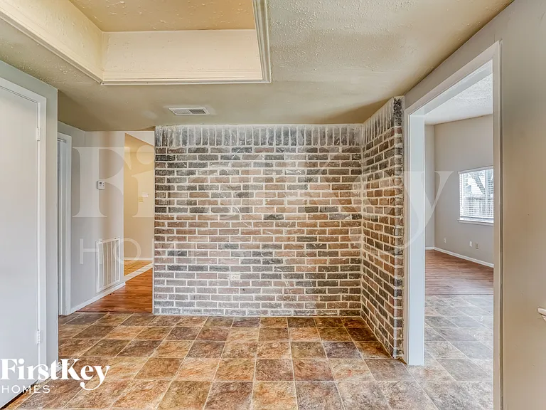 6918 Skyline Park Dr — Photo 16