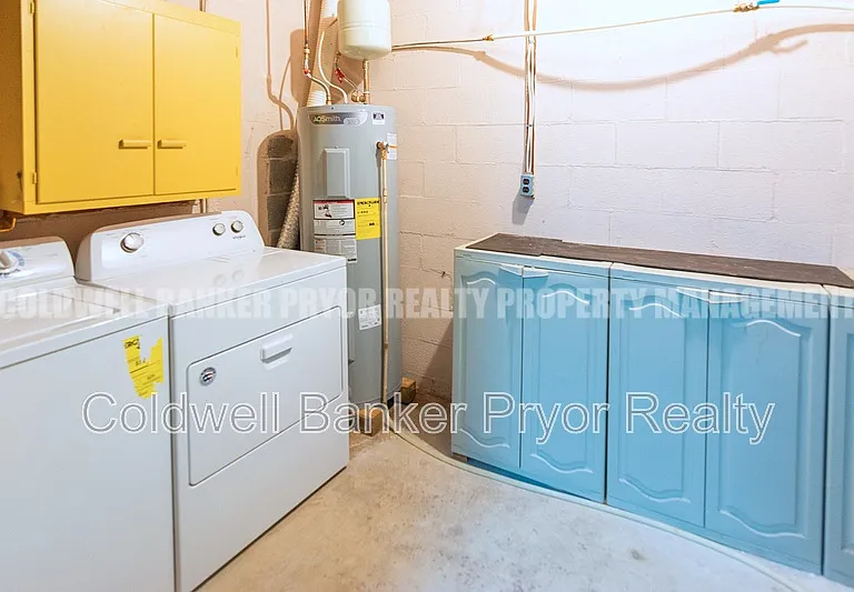 165 Lakeshore Ct — Photo 30