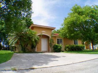 930 SW 7th Plz, Florida City, FL 33034