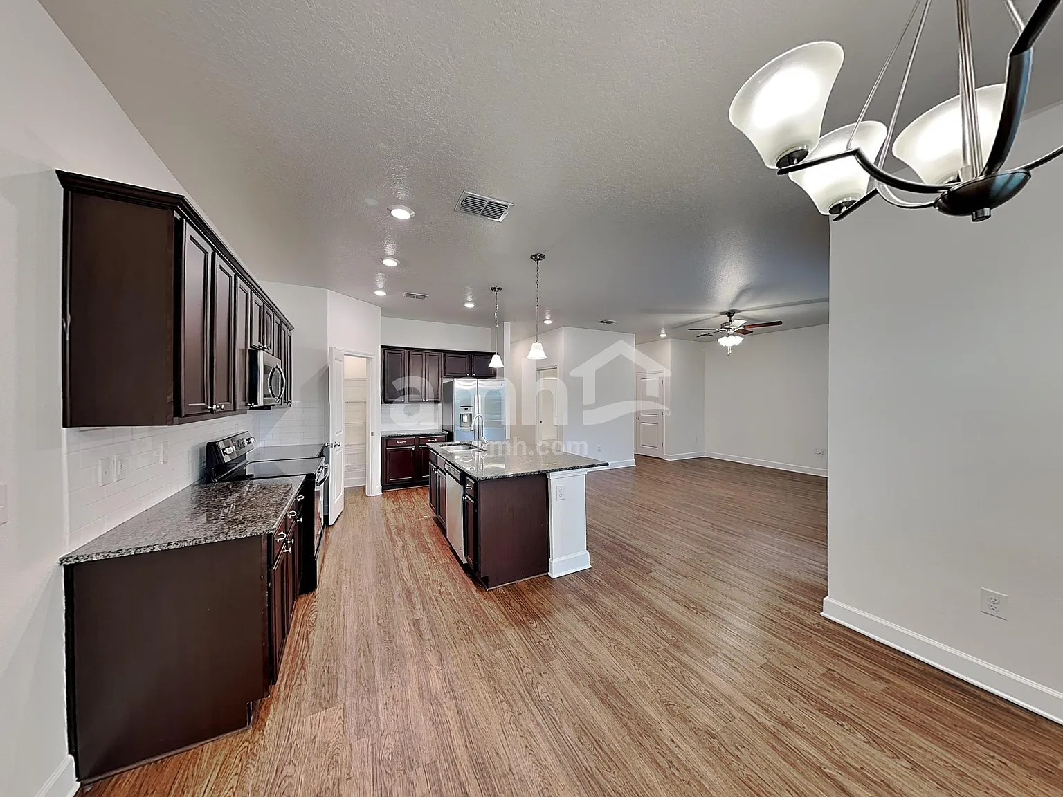 4 bed, 3.0 bath, 2229 sqft, $2,650 — Photo 3