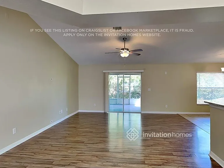 1633 Laramie Cir — Photo 3