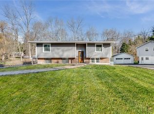 31 Roosevelt Rd, Hyde Park, NY 12538