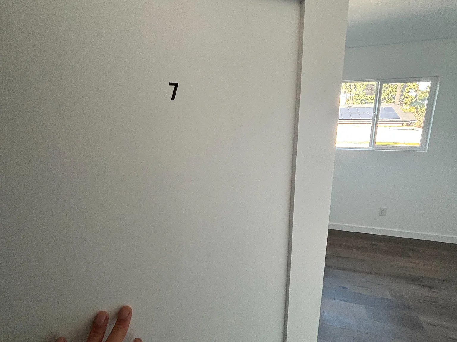 4 bed, 4.5 bath, 3700 sqft, $1,200 — Photo 2