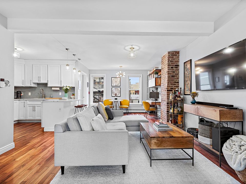 1st image of 326 Madison St #4