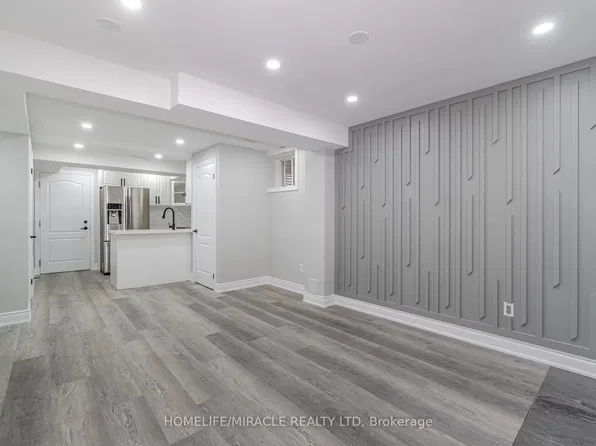 15 Averill Rd #2, Brampton, ON L7A 5A7