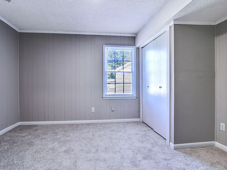 305 Red Roan Pl — Photo 8