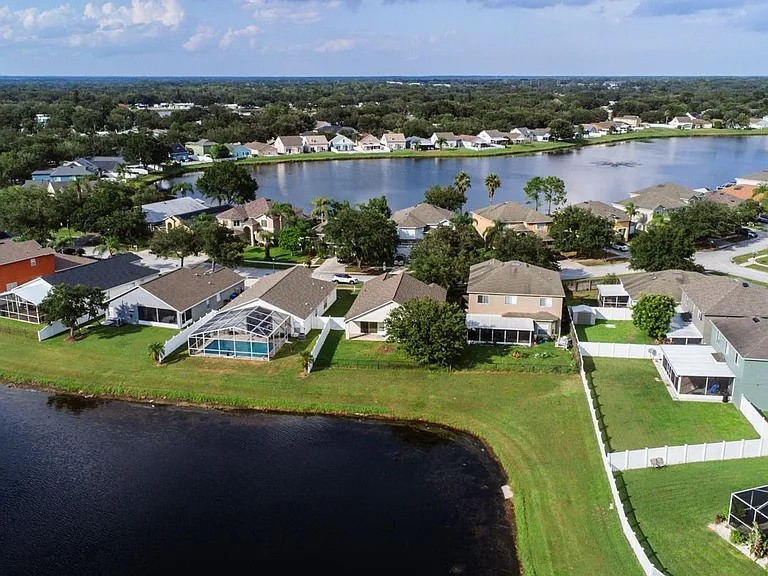 10815 Lakeside Vista Dr — Photo 33