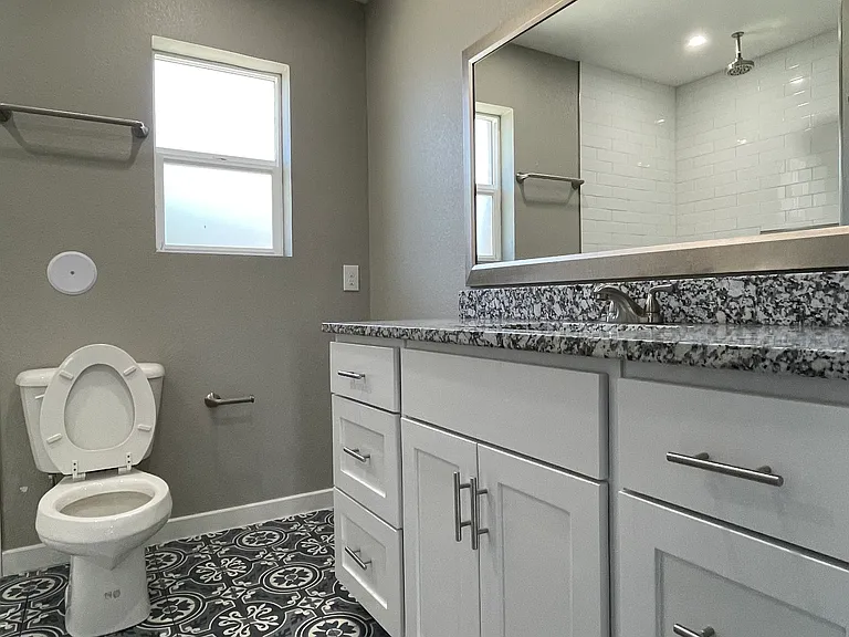 Isaiah Dr — Photo 3