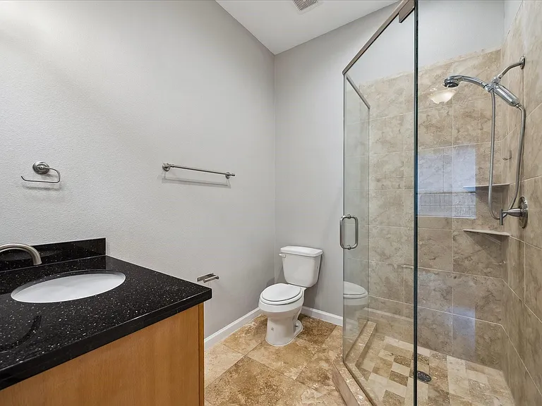 802 Waverly St #D — Photo 16