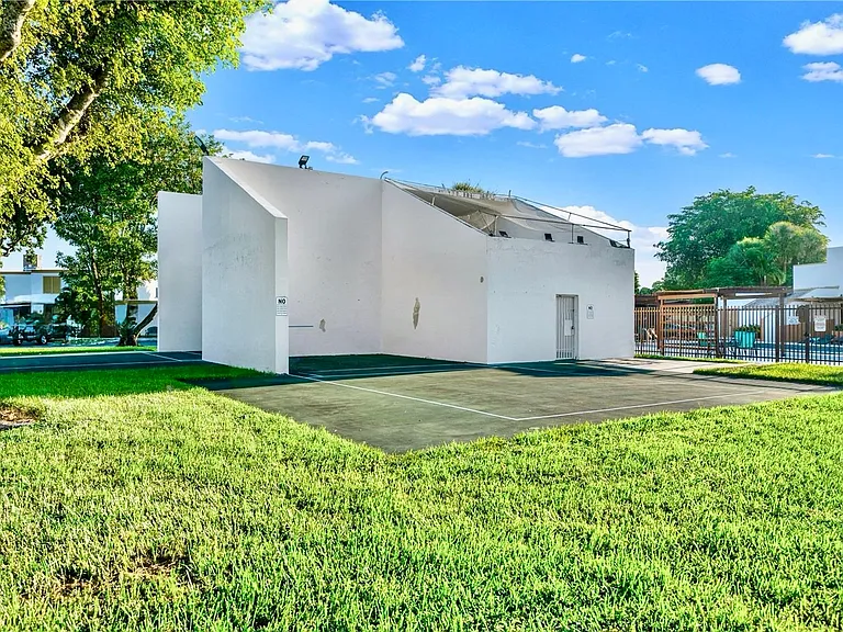 13176 SW 10th Ln — Photo 33