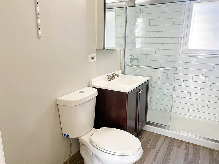 1514 N. Honore St./1500 N. Elk Grove — Photo 14
