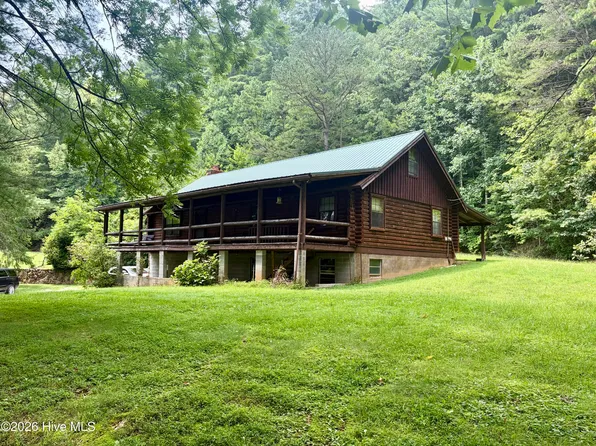 913 Franks Creek Road, Robbinsville, NC 28771