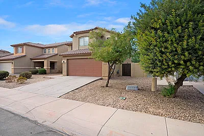4 bed, 2308 sqft, $2,195 — Photo 2