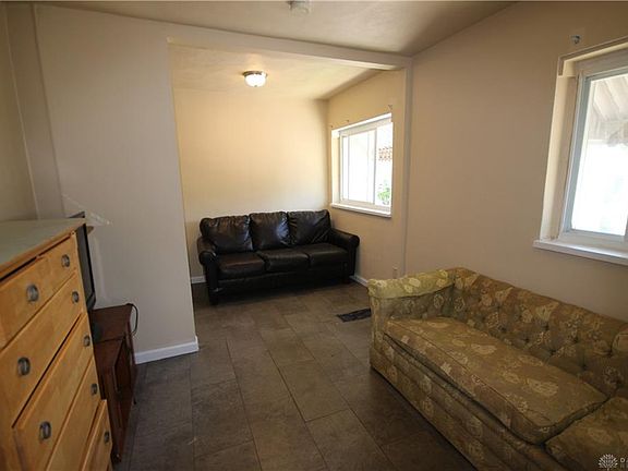 3rd image of 602 Watervliet Ave