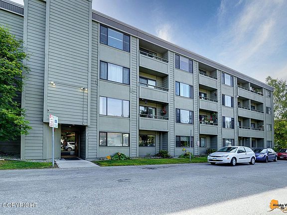 2nd image of 2201 Romig Pl APT 405