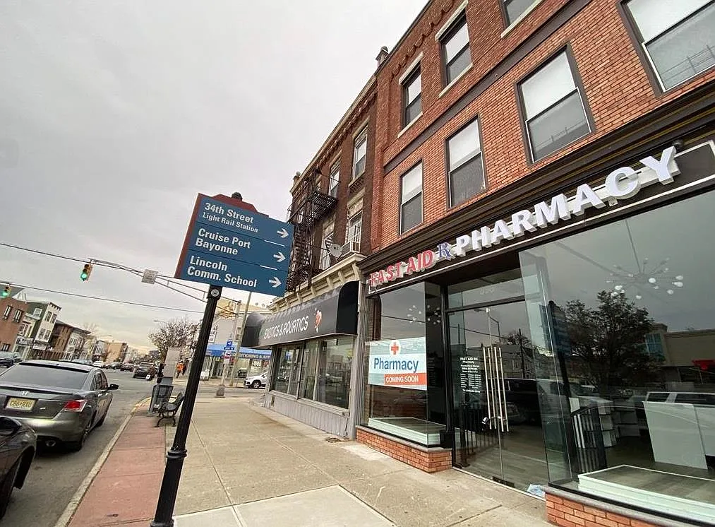 2 bed, 2.0 bath, $2,600 — Photo 1