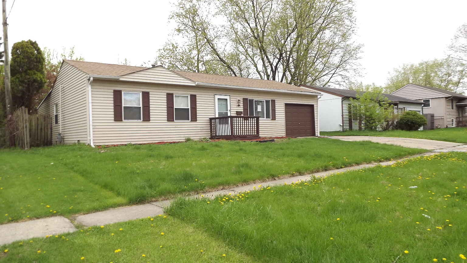 2520 Apache Ave photo 1