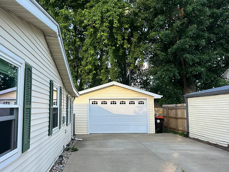 203 N Cleveland St — Photo 10