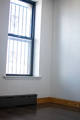 Rented by EXR | media 35