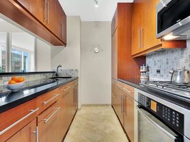 250 S End Ave
