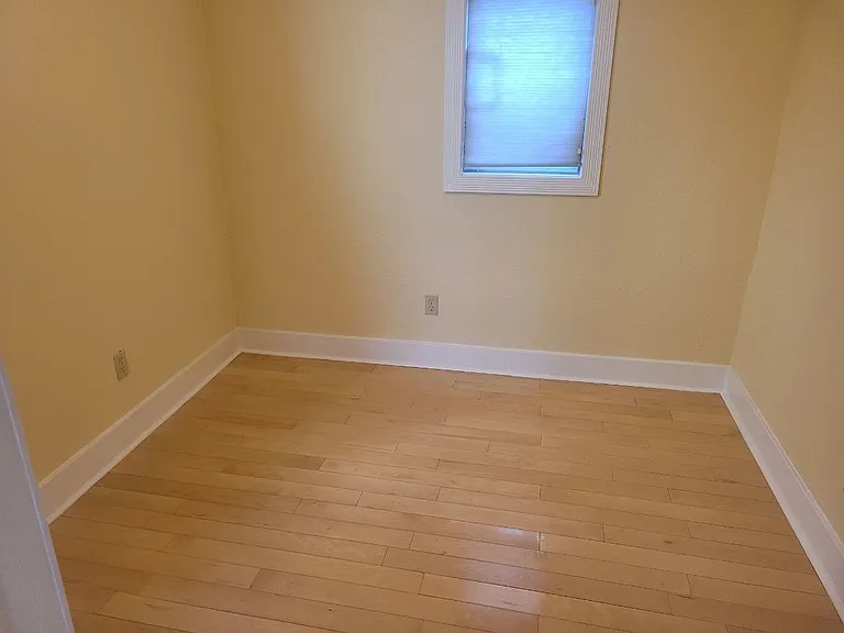 115-117 Santa Barbara Ave #115 — Photo 5