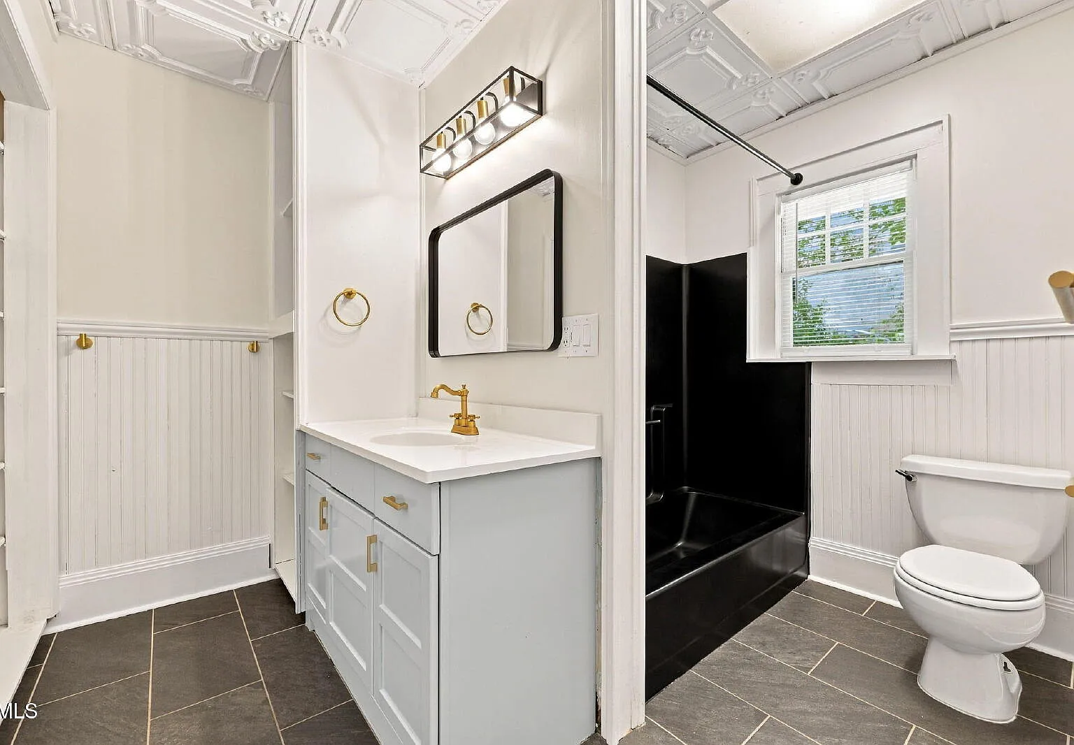 3 bed, 2.0 bath, $2,400 — Photo 4