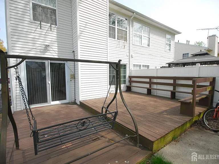 96 Brewster Cir — Photo 29