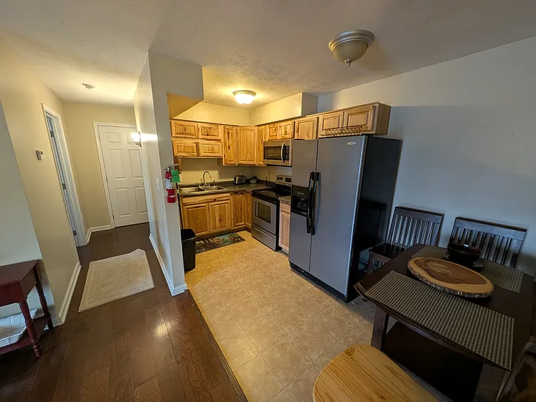 430 Adams St #5 — Photo 3