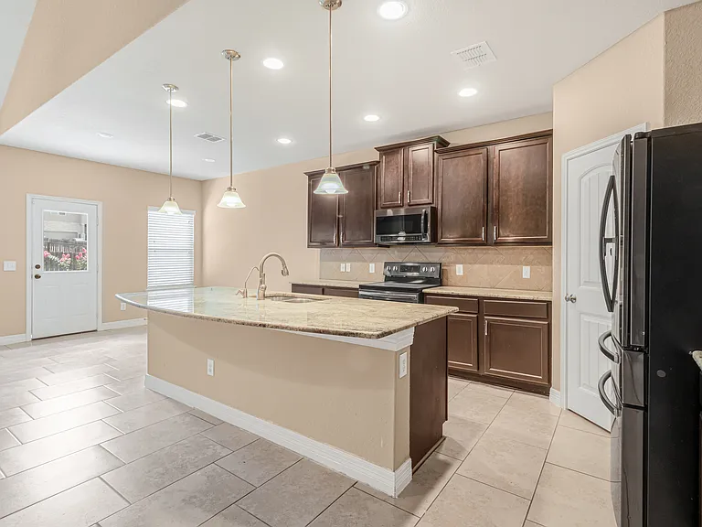 5488 Devonwood St — Photo 11