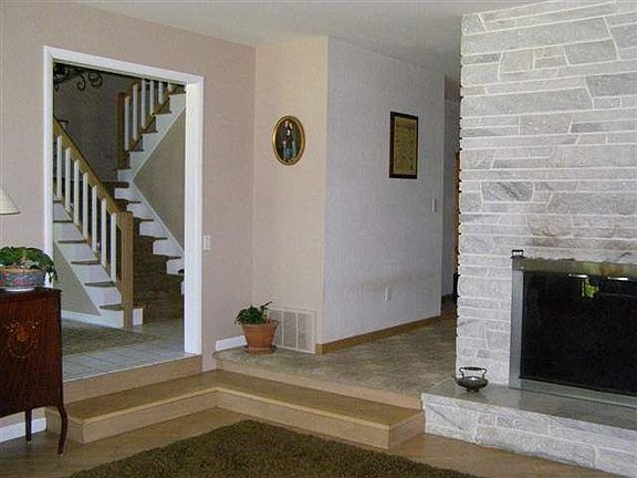 3rd image of 66 Middlesex Dr