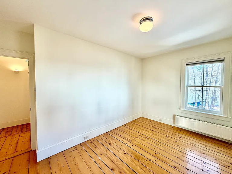 200 Main St #202 — Photo 27