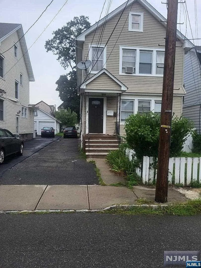 29 Llewellyn Ave photo 1