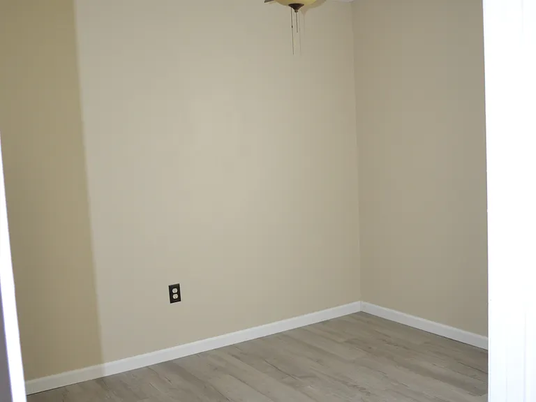 324 Ray Ave — Photo 5