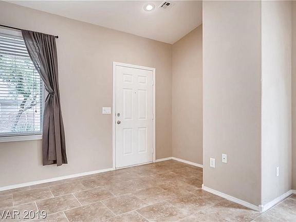 4th image of 122 Samantha Rose St