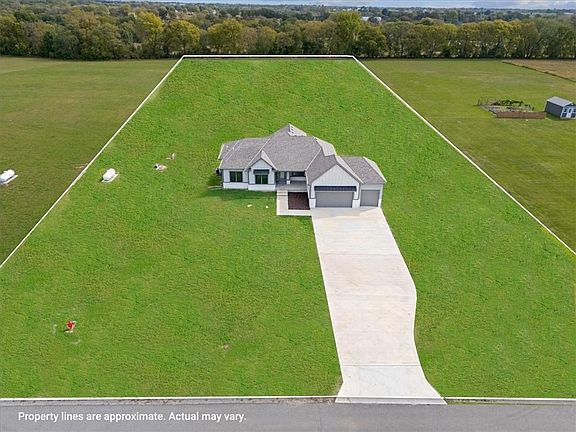 2nd image of 13511 Woodland Ranch Dr
