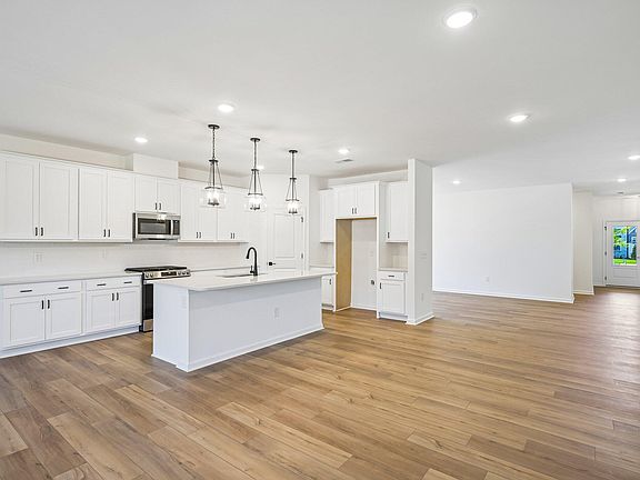 4th image of 2228 Seraphic Way #386