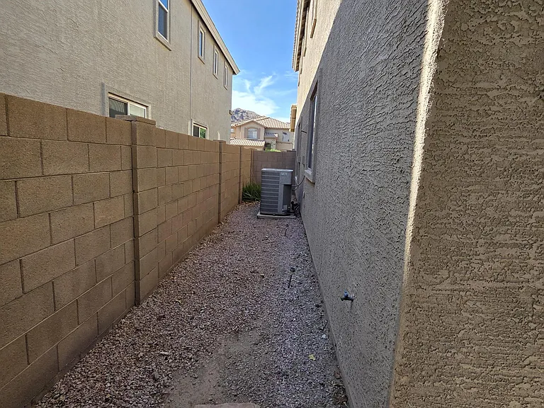 2709 W Redwood Ln — Photo 36