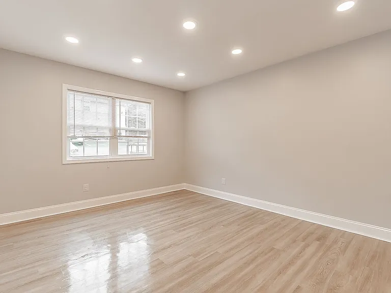 Crystal Heights Apartments — Photo 31