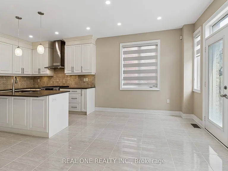 19 Rivoli Dr — Photo 16