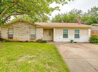 812 E Prairie View Rd, Crowley, TX 76036