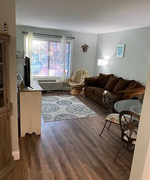 10 Lemoyne Ave #209 — Photo 11