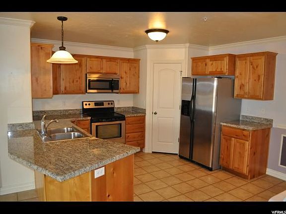 3rd image of 425 S 2220 W APT 201