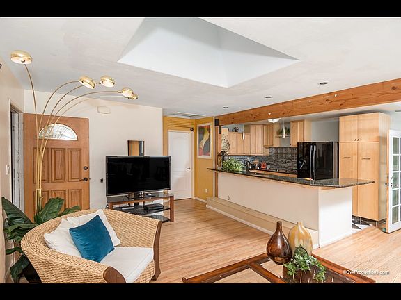 5th image of 5059 Lyle Dr