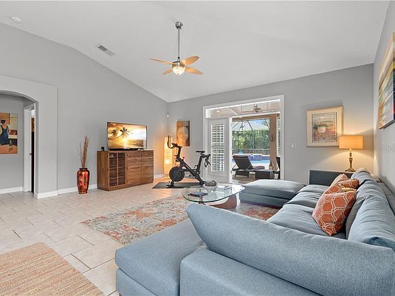 3rd image of 9974 Stockbridge Dr