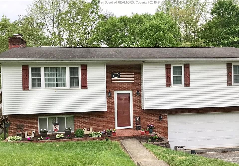 1st image of 9 Barberry Ln