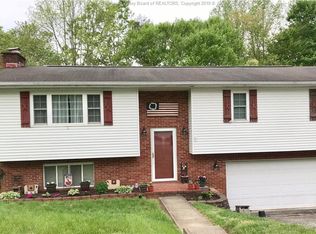 9 Barberry Ln, Clendenin, WV 25045