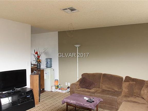 3rd image of 2753 San Vincente St