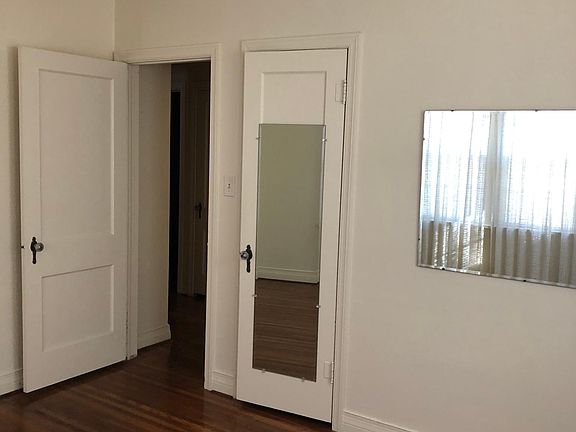 3rd image of 1232 S Knoxville Ave