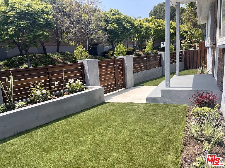 13419 Zanja St — Photo 14